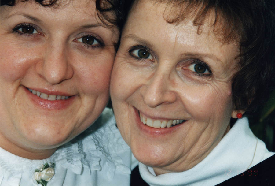 Nancie Phillips (L) met her birth mother, Kay Frost, for the first time in 1999.