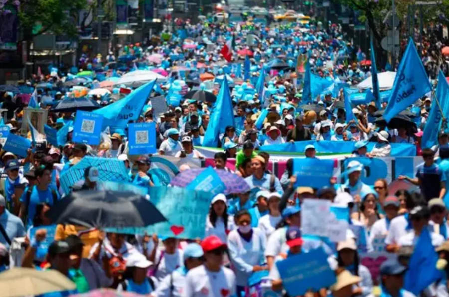 25,000 turn out for March for Life in Mexico City to demand an end to abortion
